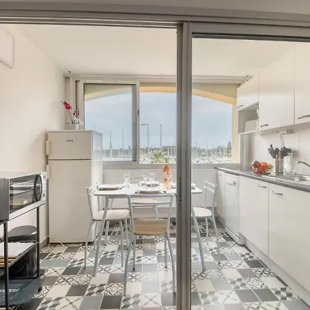 Les Heliades-2 By Interhome