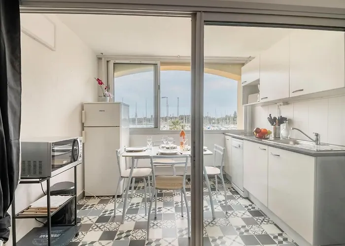 Les Heliades-2 By Interhome